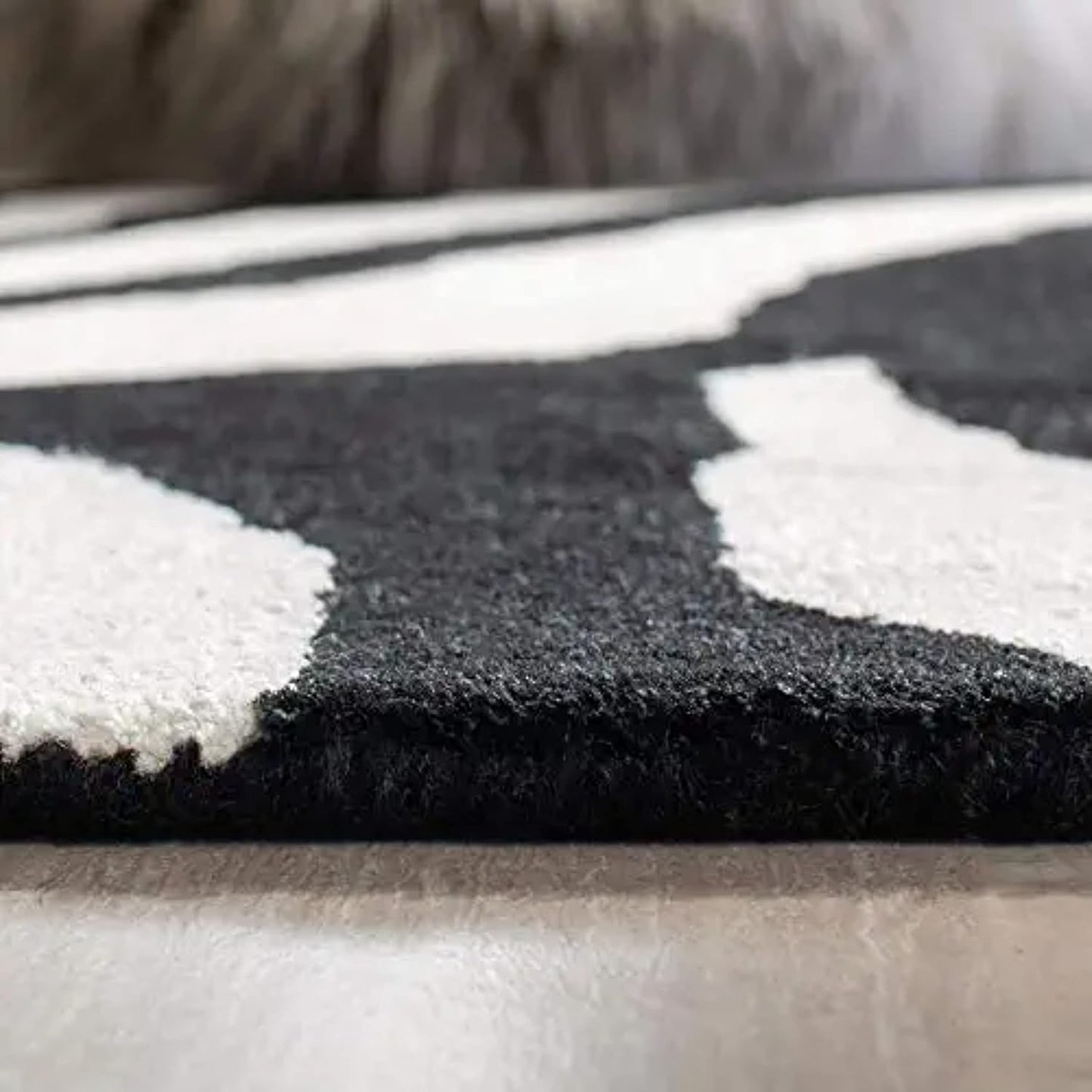 Black White Round Rug Nuha Rugs