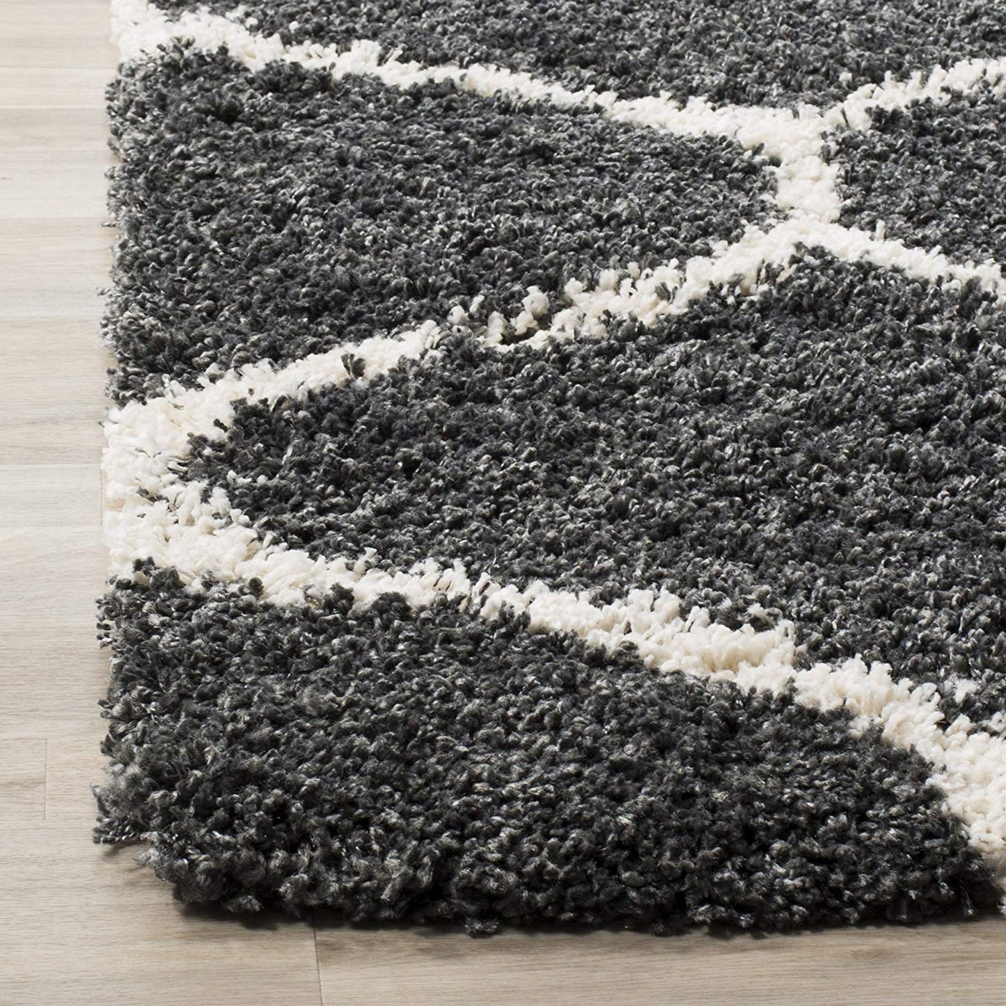 Handcrafted Super Soft Shaggy Grey Ivory Design Carpet Nuha Rugs