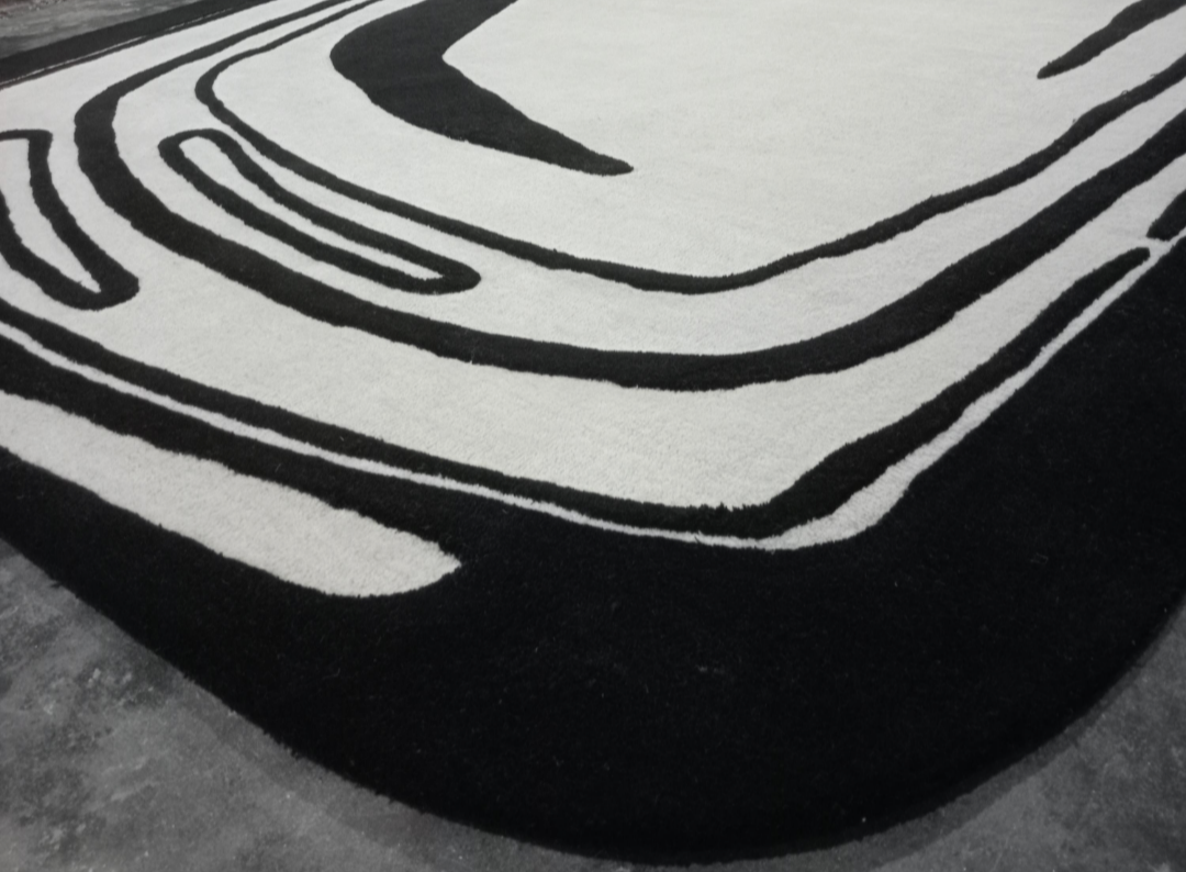 Modern Abstract Hand-Tufted Wool Rug – Black and Beige Artistic Carpet for Living Room or Bedroom
