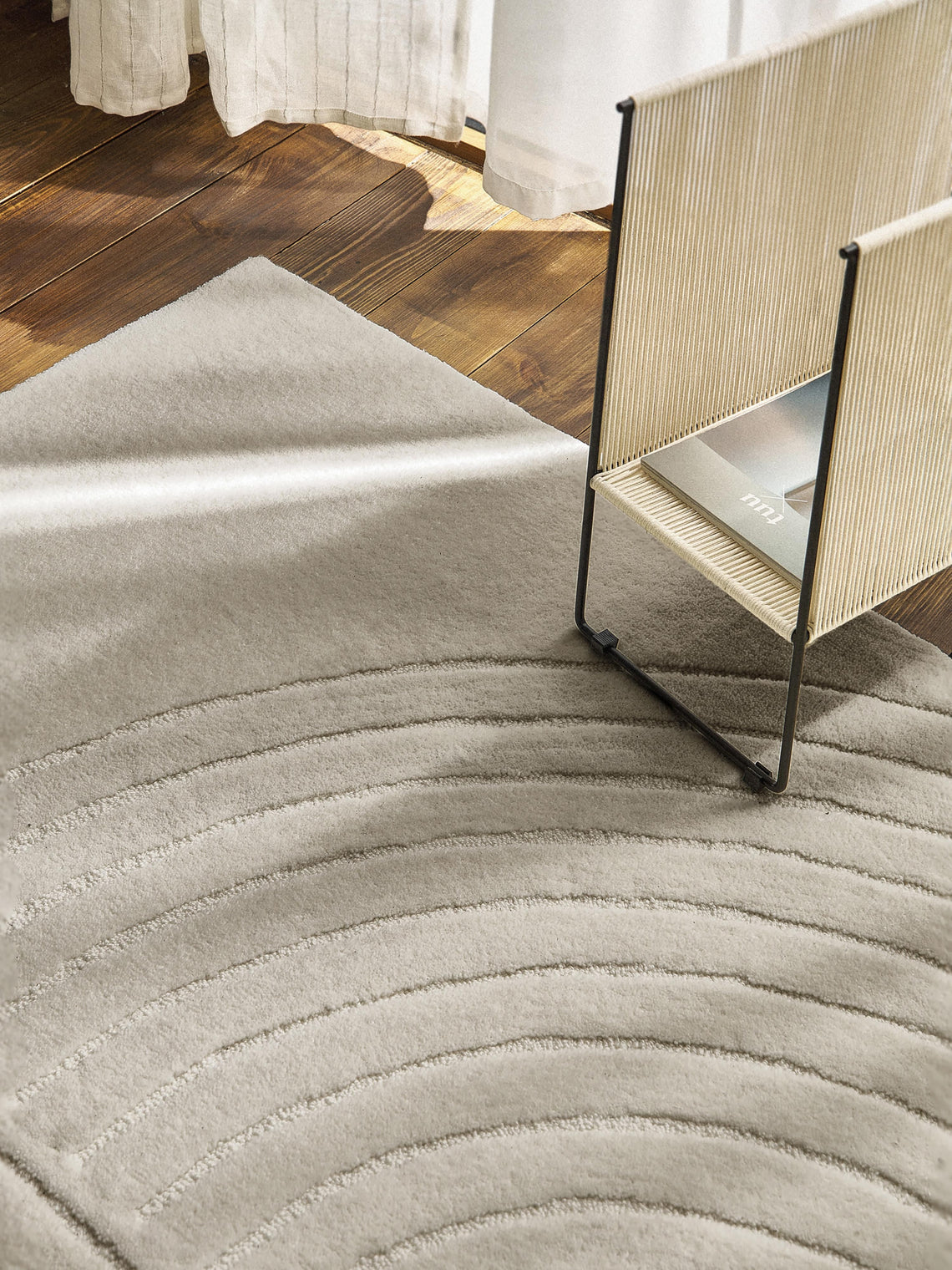 Modern Grey Hand-Tufted Area Rug – Minimalist Textured Carpet for Living Room & Bedroom, Soft Velvet Finish