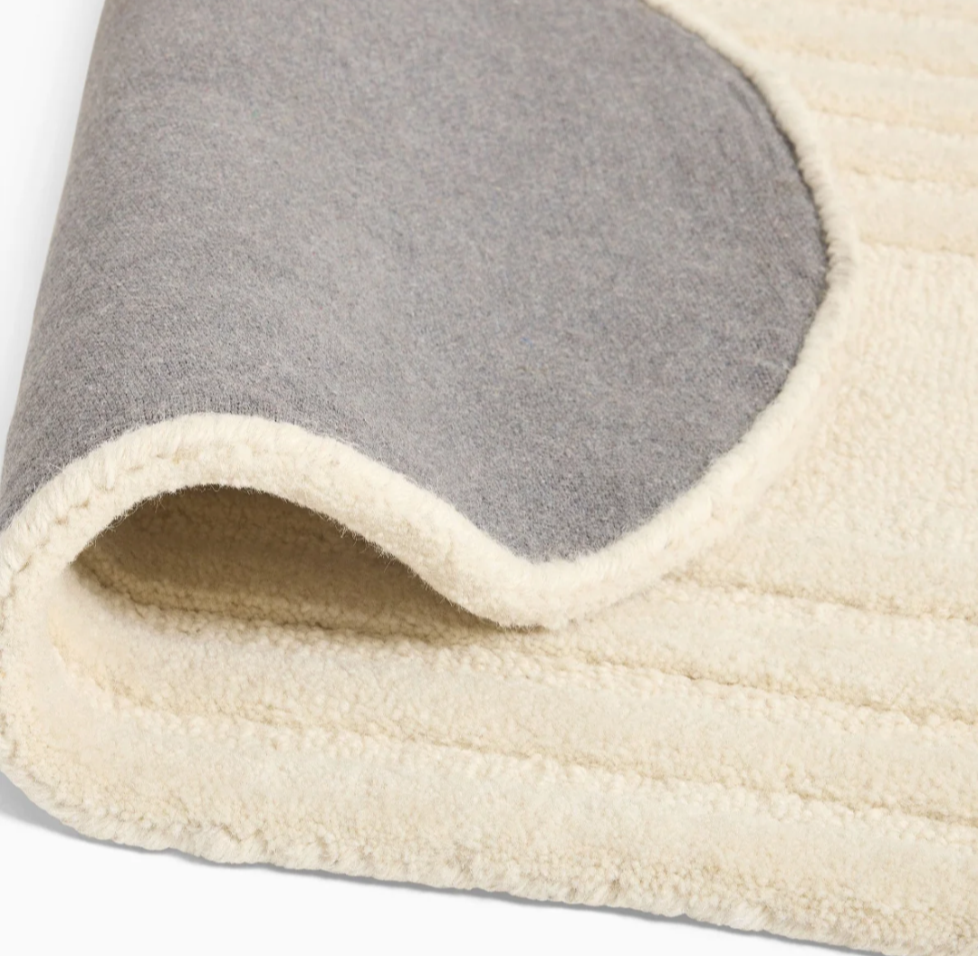 Modern Irregular Cream Scalloped Edge Rug – Soft Textured Area Rug for Living Room, Bedroom & Home Decor