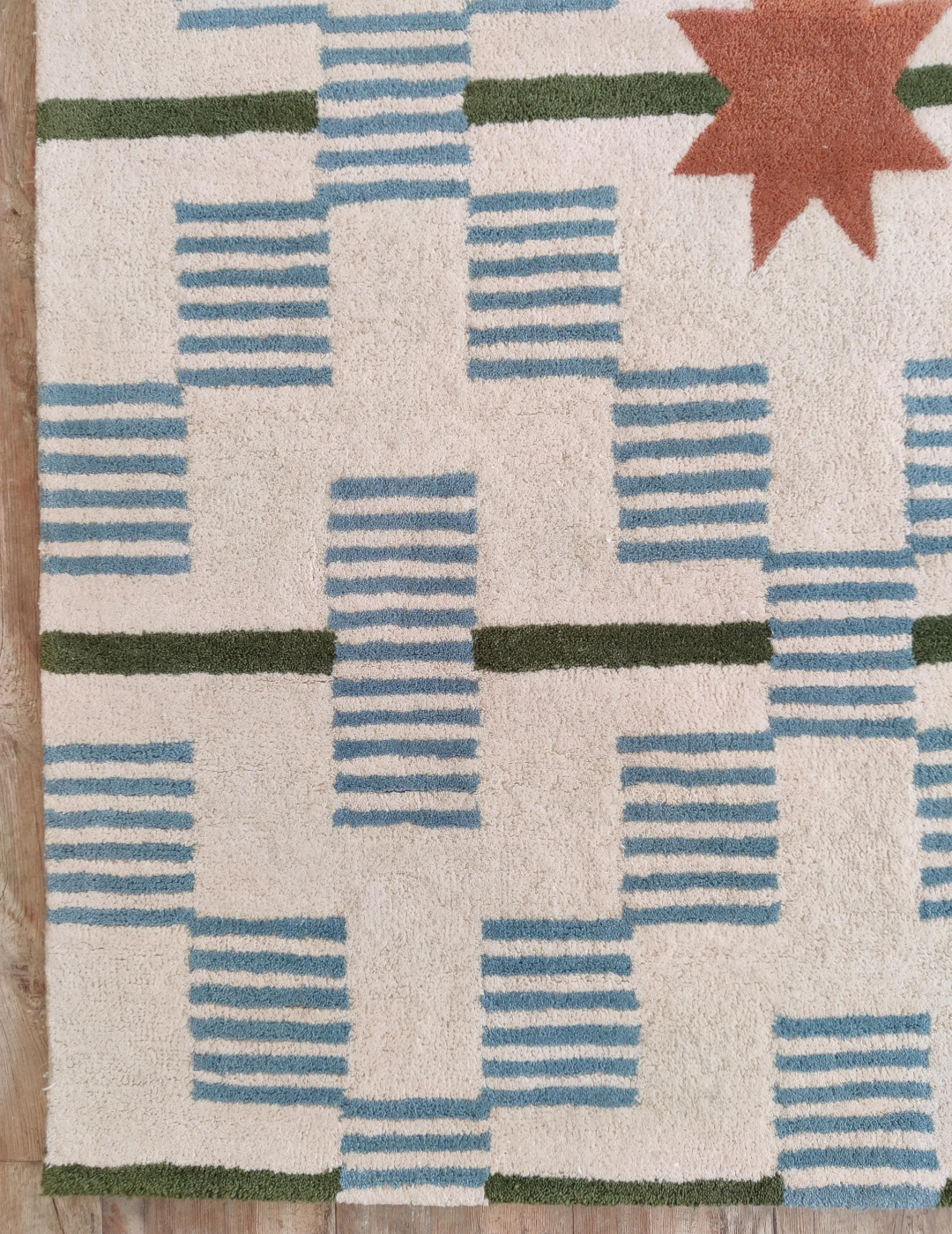 Handmade Geometric Star Rug – Modern Tufted Area Carpet, Blue & Cream Checkered Design with Red Star Motifs, Contemporary Home Decor