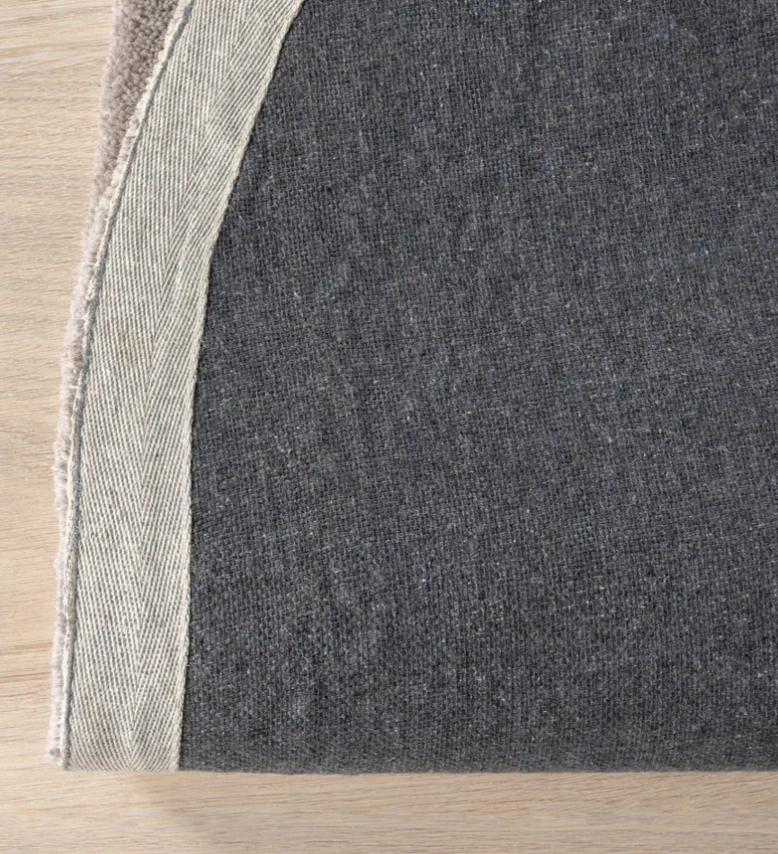 Modern Abstract Irregular Shape Area Rug – Hand-Tufted Organic Shape Carpet in Neutral Tones for Living Room & Bedroom Decor