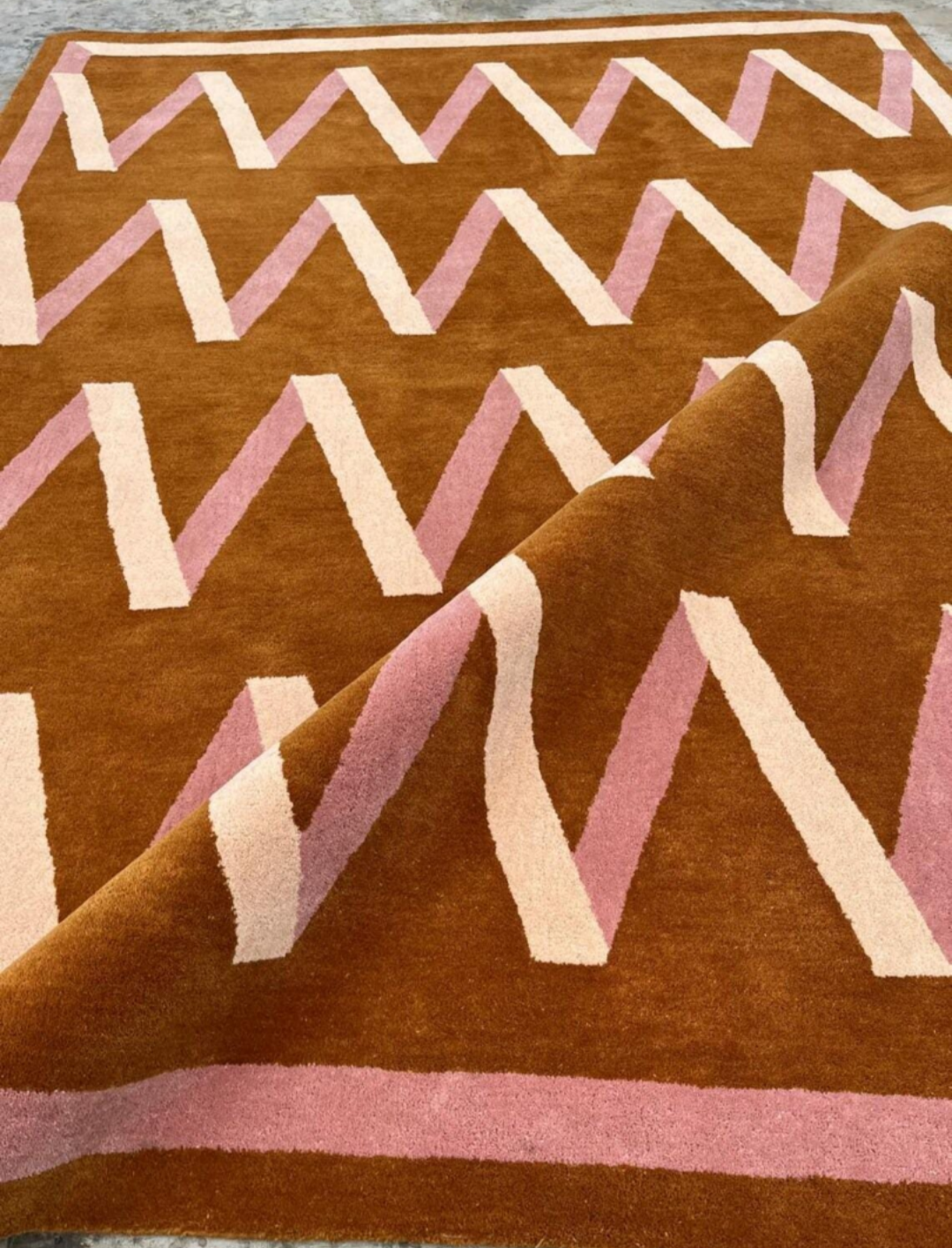 Modern Geometric Hand-Tufted Wool Rug | Brown Pink Zigzag Carpet | Abstract Area Rug for Living Room & Bedroom Decor
