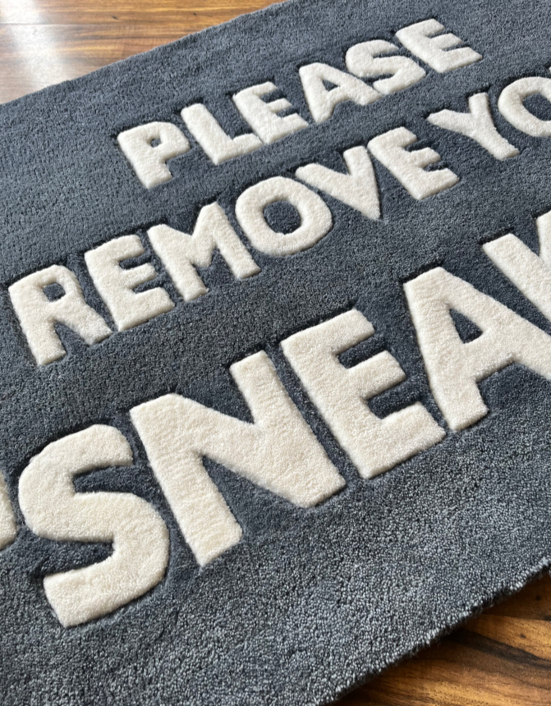 Remove your Sneakers Rug