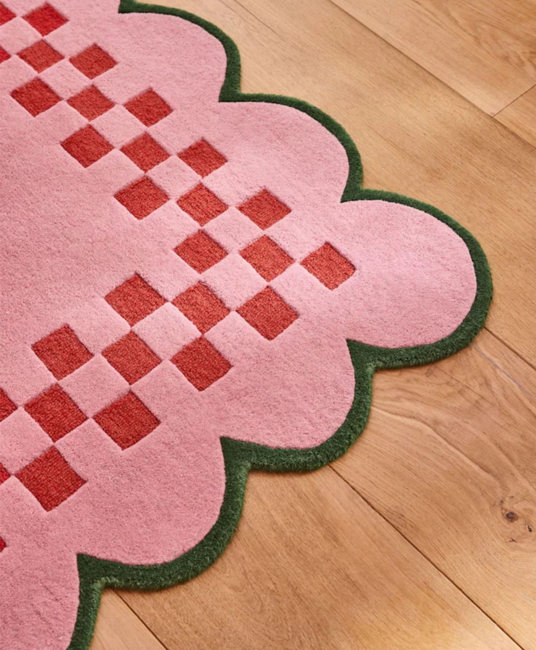 Pink Scalloped Edge Checkered Rug – Retro Aesthetic Handmade Carpet for Living Room, Nursery or Bedroom