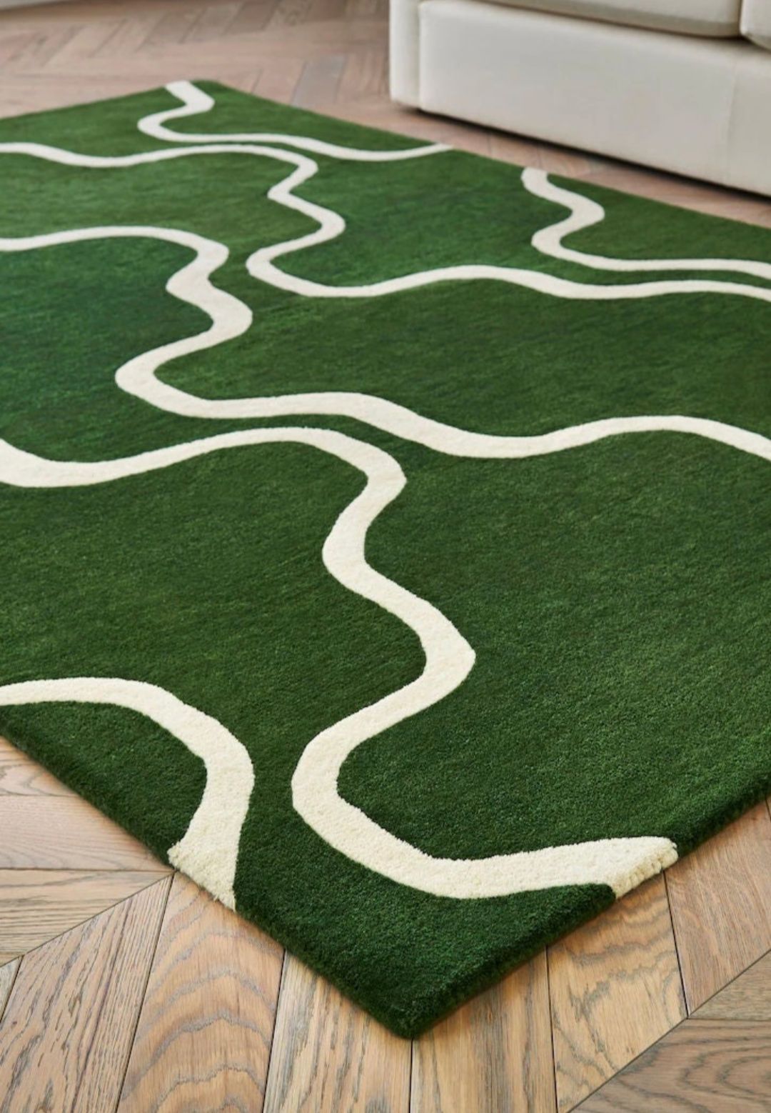 Wavy Green and Cream Modern Area Rug – Hand-Tufted Abstract Carpet for Living Room, Bedroom & Home Decor