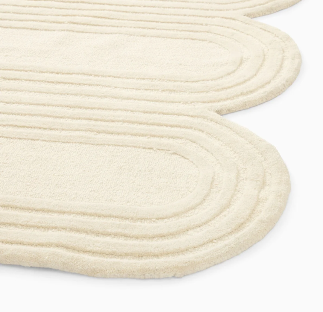 Modern Irregular Cream Scalloped Edge Rug – Soft Textured Area Rug for Living Room, Bedroom & Home Decor