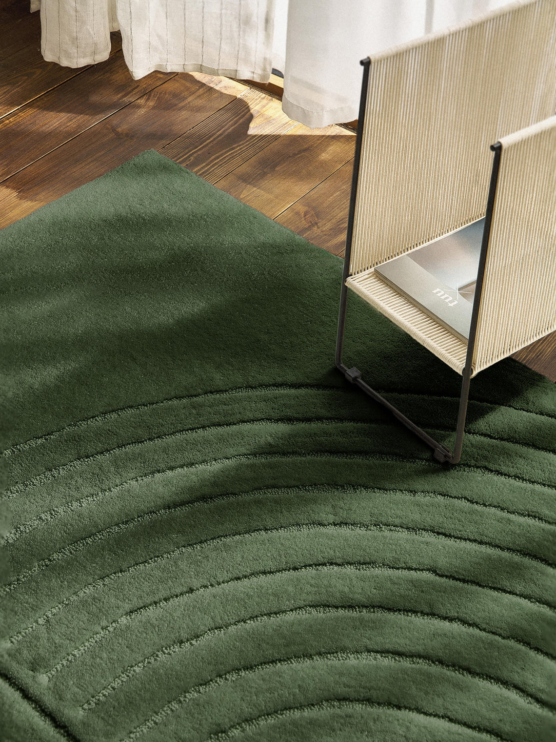 Modern Green Hand-Tufted Area Rug – Minimalist Textured Carpet for Living Room & Bedroom, Soft Velvet Finish
