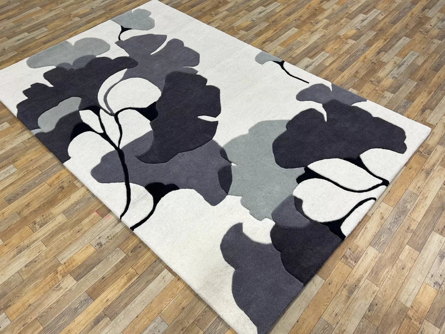 Modern Hand-Tufted Wool Rug – Abstract Floral Design in Grey & Black on Ivory | Soft Living Room Carpet for Home Decor