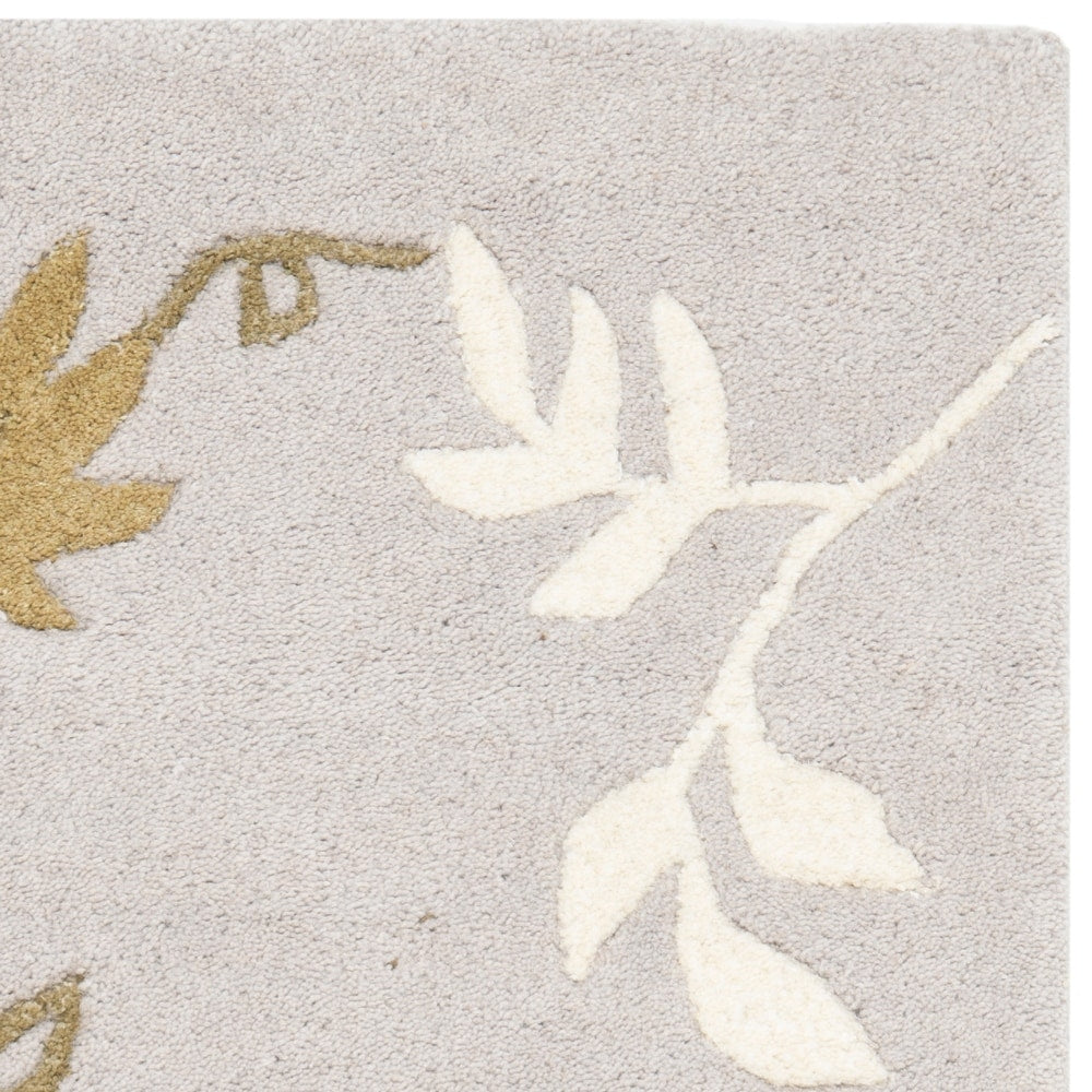 Light Grey Floral Area Rug – Elegant Botanical Leaf Pattern in Beige & White – Soft Hand-Tufted Carpet for Living Room, Bedroom & Modern Home Décor