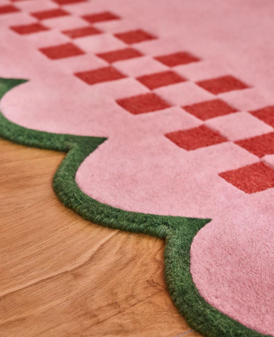 Pink Scalloped Edge Checkered Rug – Retro Aesthetic Handmade Carpet for Living Room, Nursery or Bedroom
