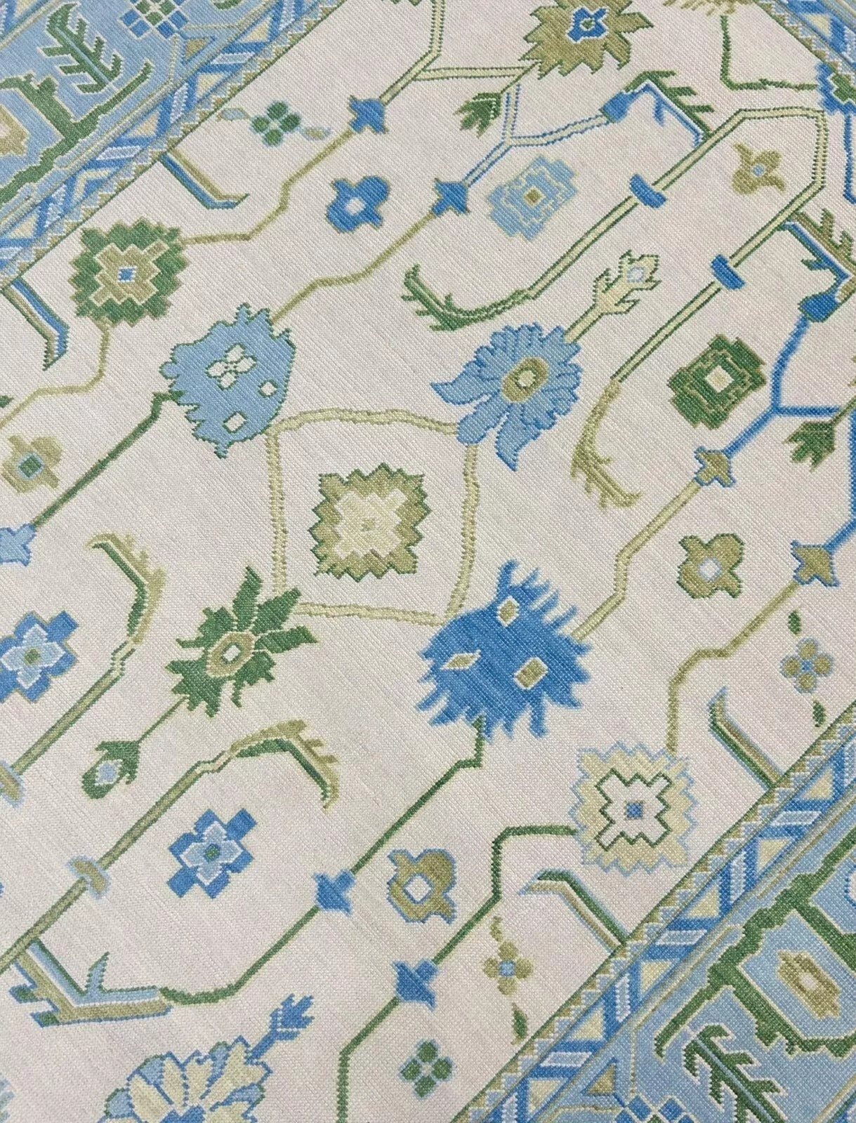 Hand Knotted Oushak Rug – Vintage Turkish Style Wool Area Rug, Soft Neutral Oriental Carpet for Living Room & Bedroom