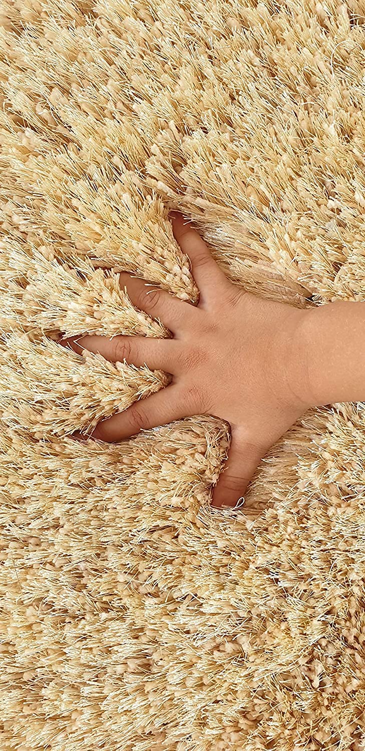 Handcrafted Super Soft Microfiber Shaggy Cream Carpet Nuha Rugs