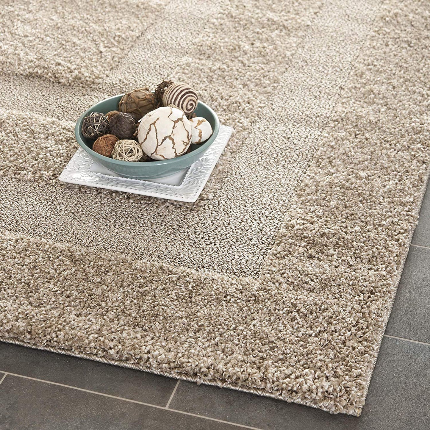 Handcrafted Super Soft Shaggy Beige Frame Design Carpet Nuha Rugs