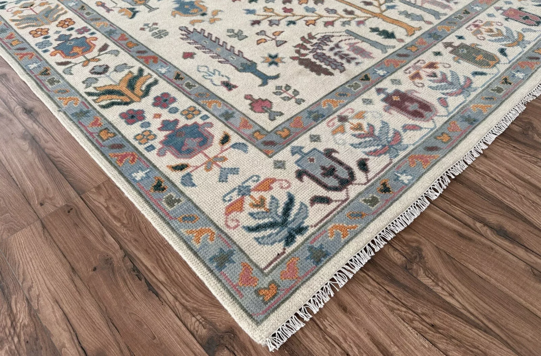 Hand-Knotted Oushak Rug: Exquisite Tree of Life Design on Cream Background - Authentic Indian Craftsmanship