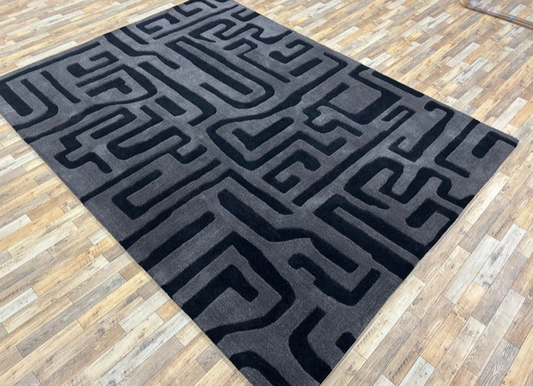 Modern Geometric Black and Grey Hand-Tufted Wool Rug | Soft Abstract Maze Pattern Carpet for Living Room & Bedroom Décor