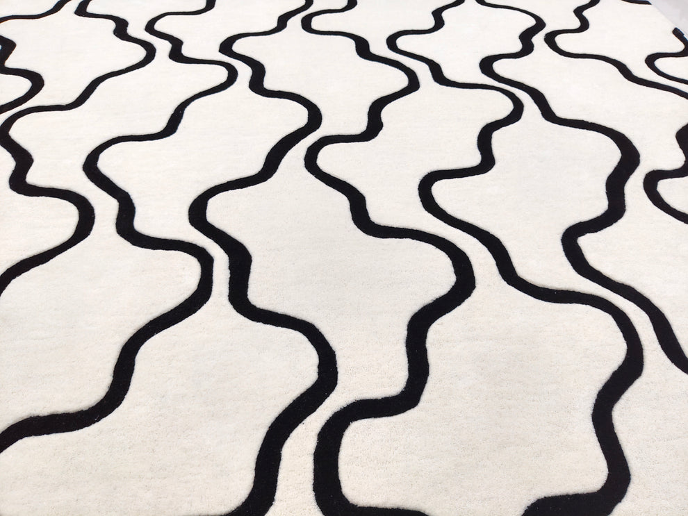 White and Black Wavy Line Area Rug – Modern Hand-Tufted Wool Carpet with Abstract Pattern for Living Room, Bedroom & Contemporary Home Décor