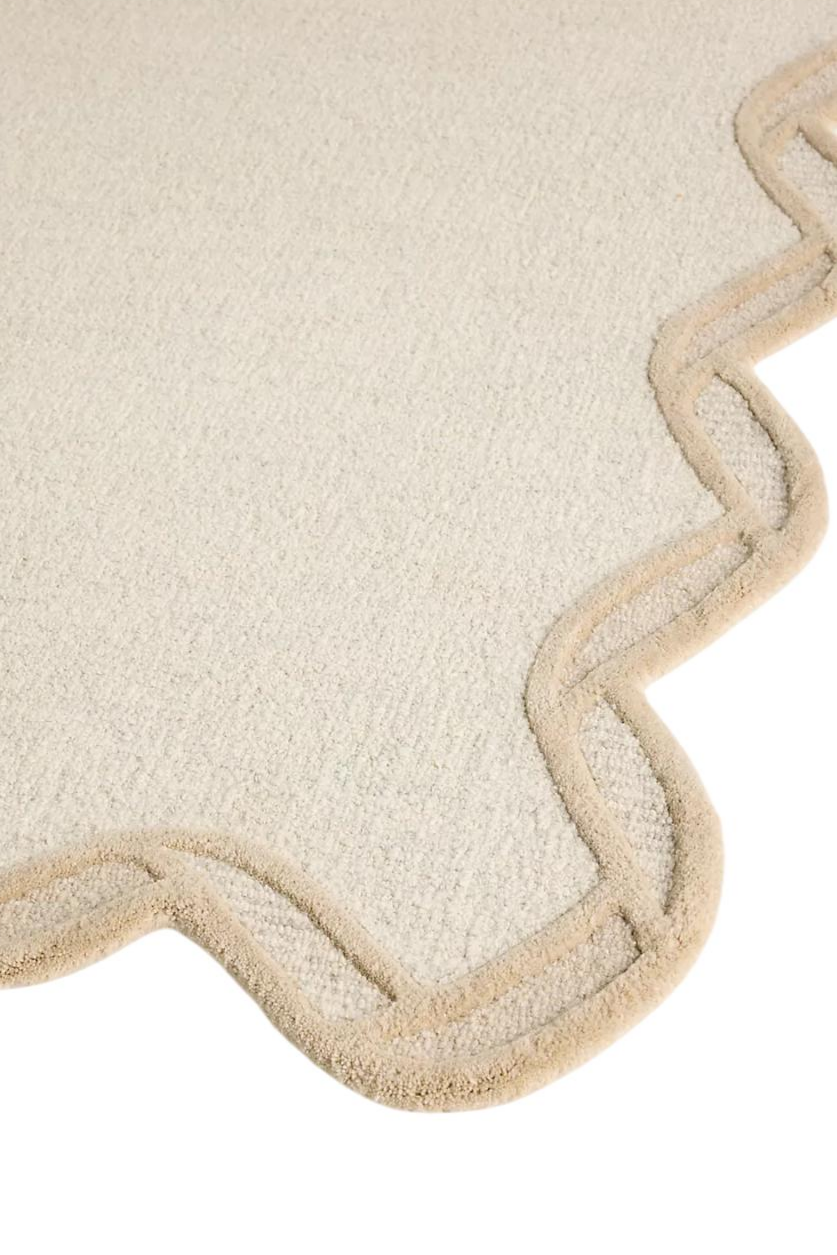 Modern Wavy Edge Area Rug – Minimalist Beige Carpet with Sculpted Border for Living Room, Bedroom & Contemporary Home Décor