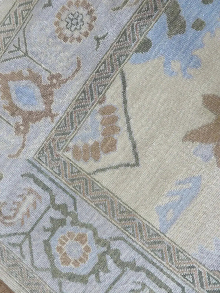 Hand Knotted Oushak Rug – Vintage Turkish Wool Area Rug in Soft Ivory & Pastel Tones