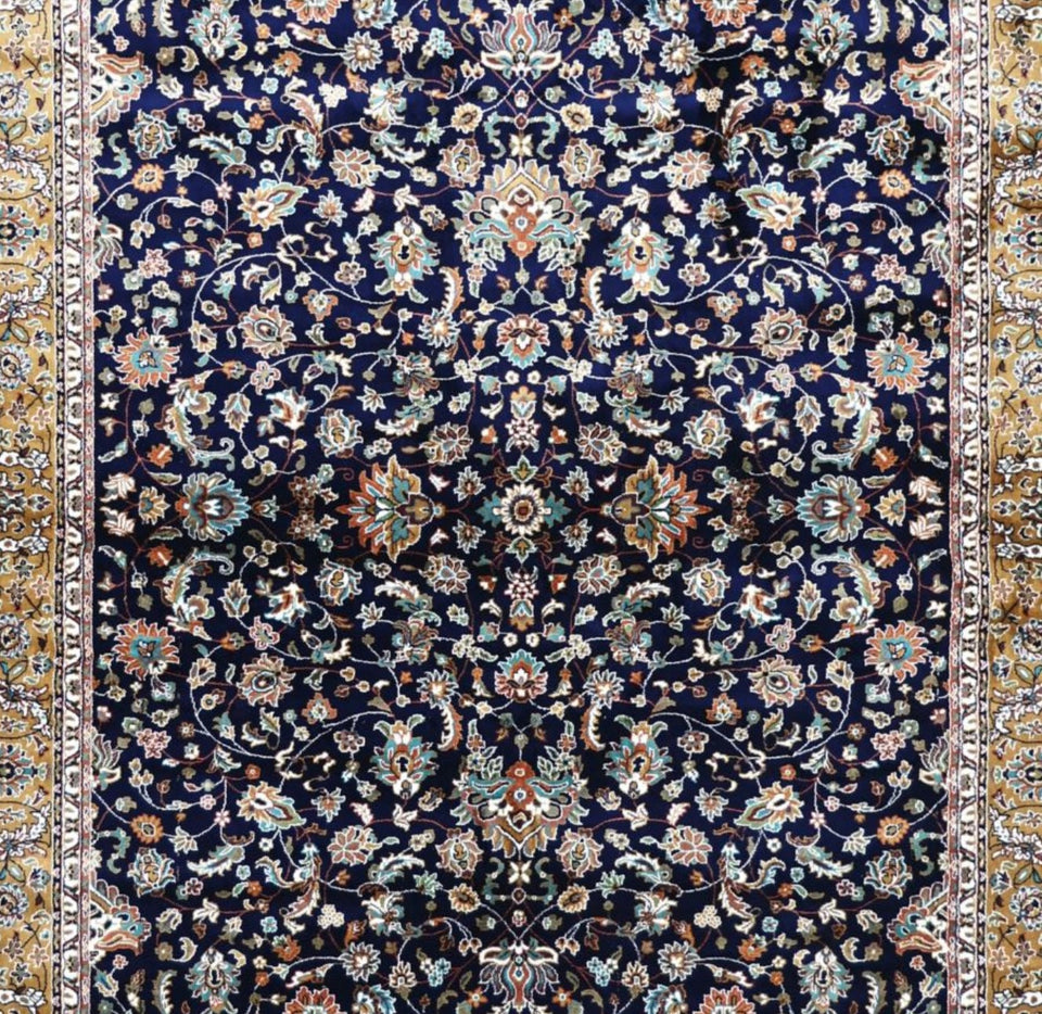 Luxury Persian Silk Rug – Handcrafted Traditional Floral Carpet for Elegant Living Rooms