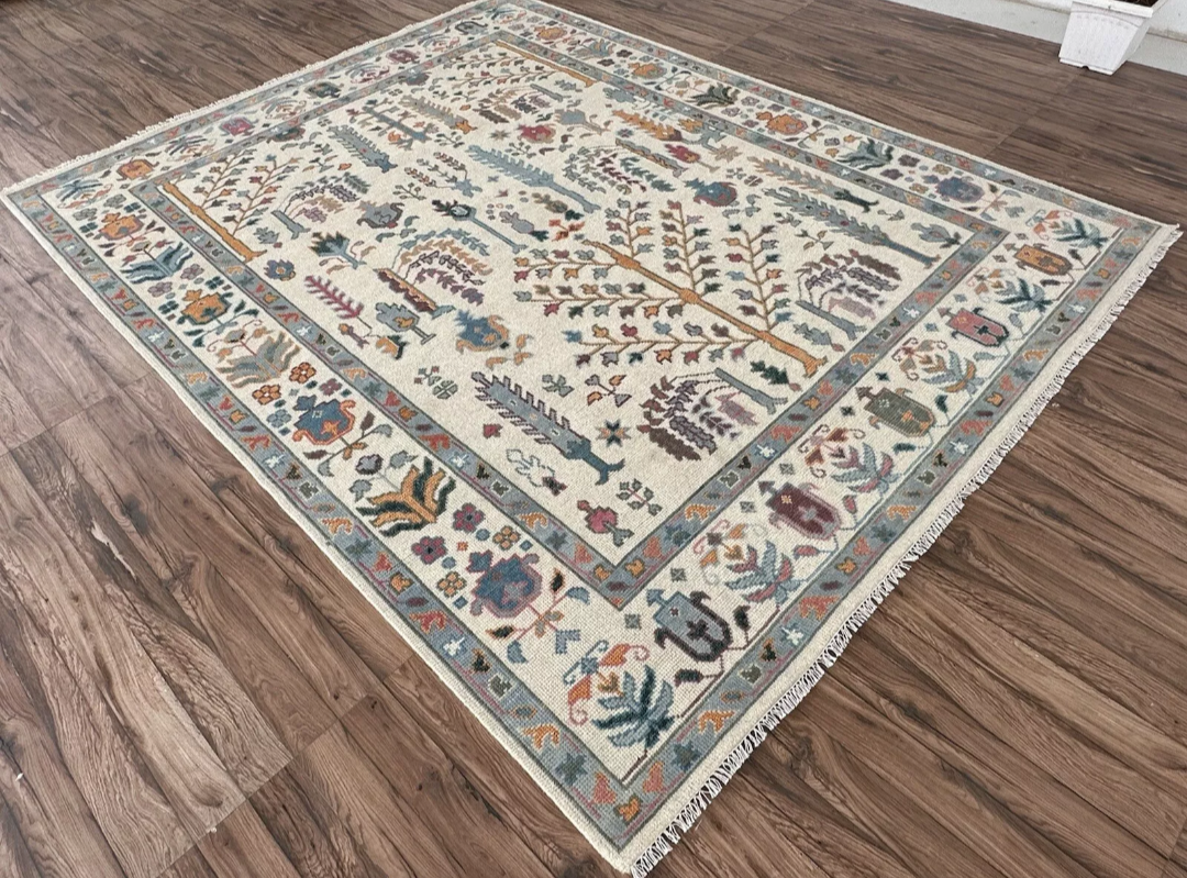 Hand-Knotted Oushak Rug: Exquisite Tree of Life Design on Cream Background - Authentic Indian Craftsmanship