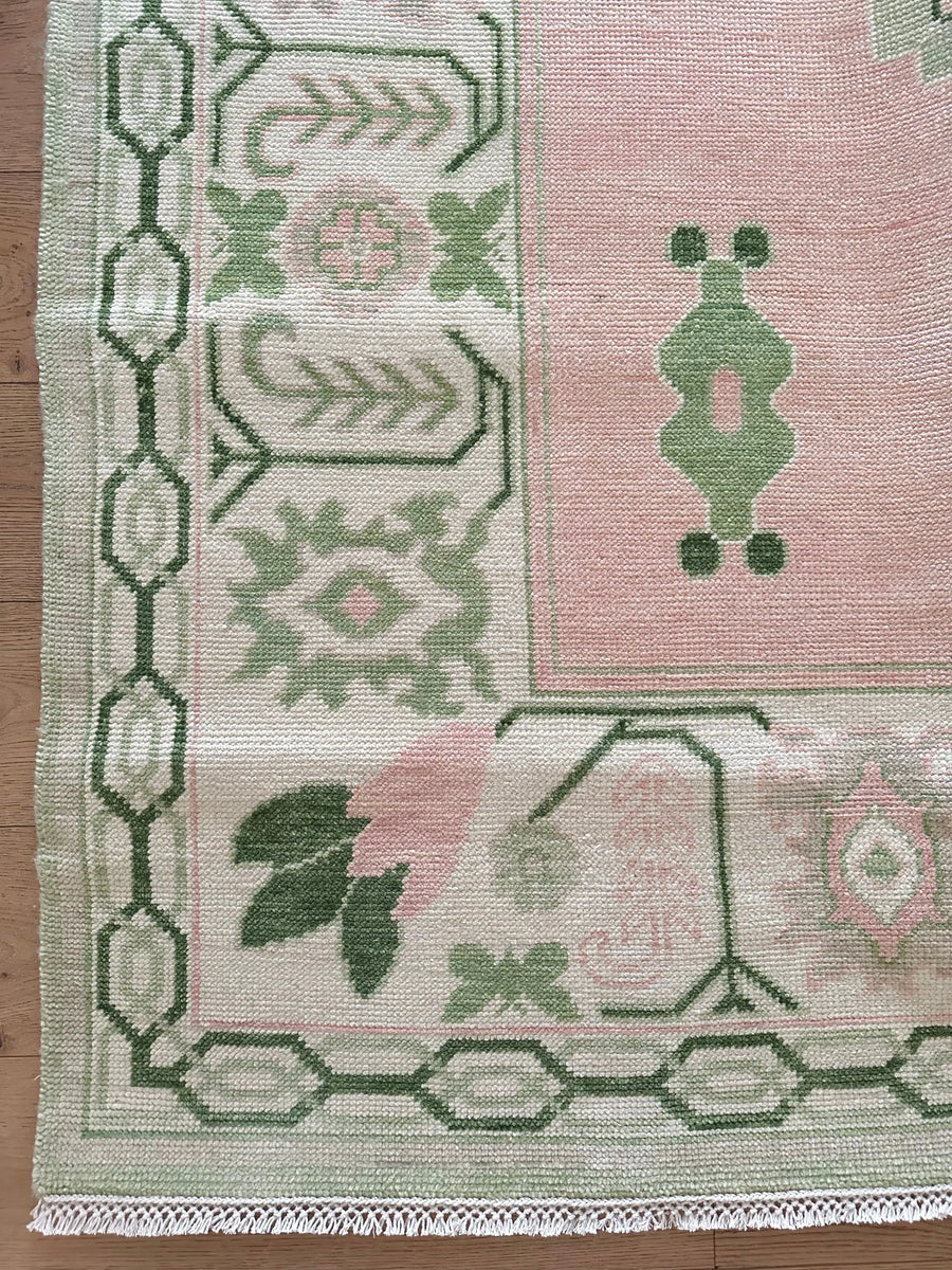 Handknotted Oushak Rug – Soft Pink & Green Turkish Wool Carpet | Vintage Pastel Area Rug for Living Room