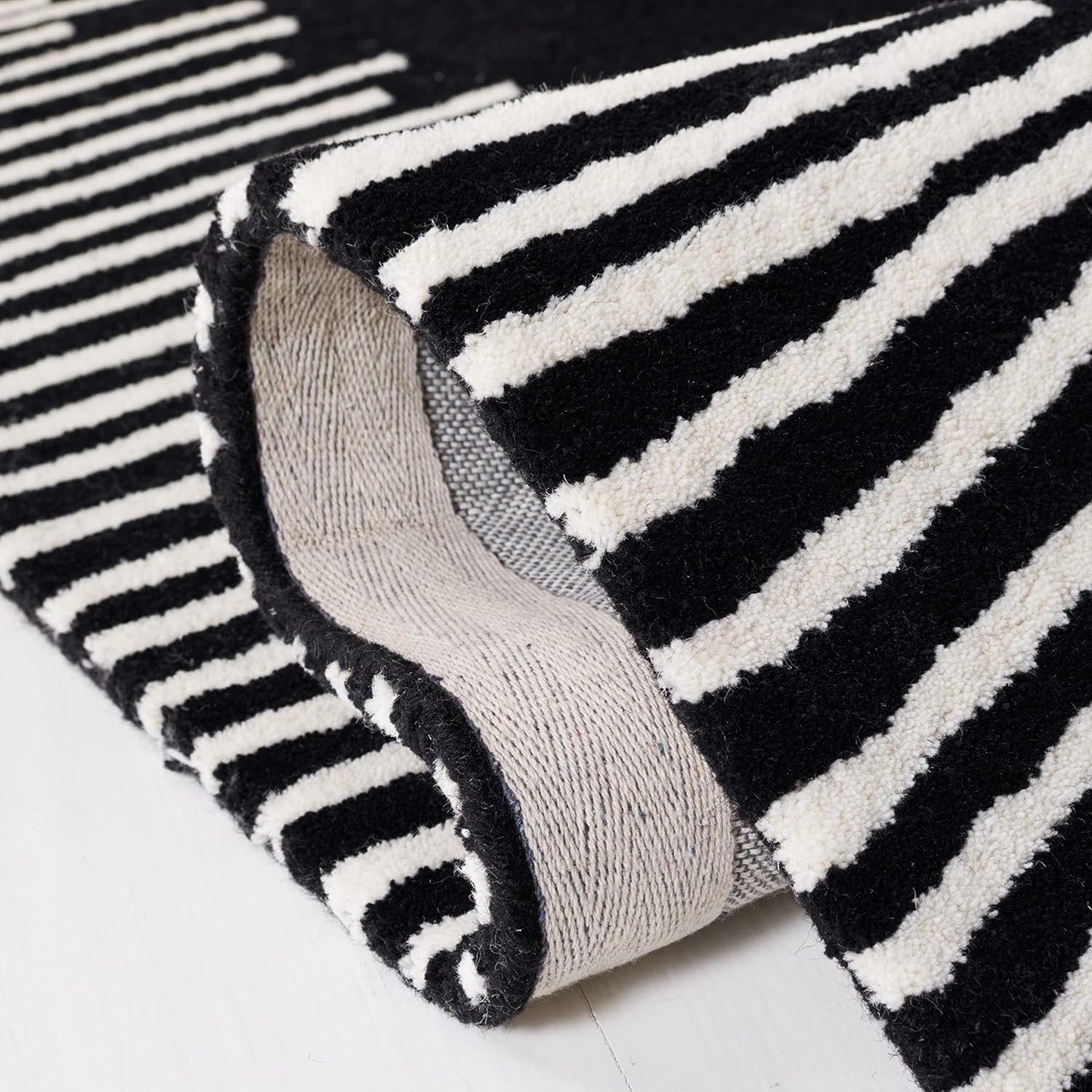 Modern Black and White Sunburst Area Rug | Contemporary Hand-Tufted Carpet for Living Room, Bedroom & Office Décor