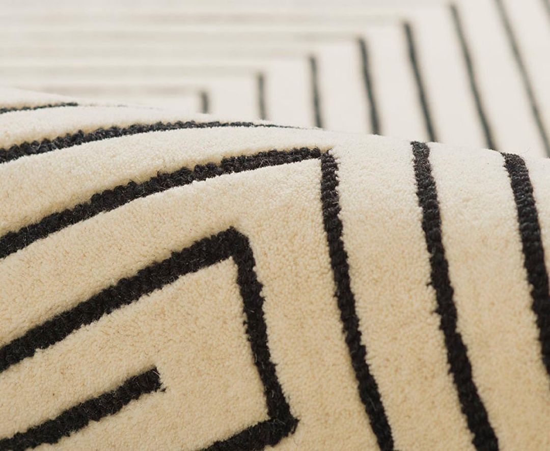 Modern Black and Cream Wool Rug – Handmade Geometric Maze Pattern Carpet for Living Room or Bedroom