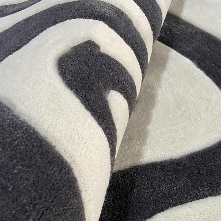 Modern Abstract Black & White Wavy Area Rug – Contemporary Living Room Accent Carpet for Home Décor
