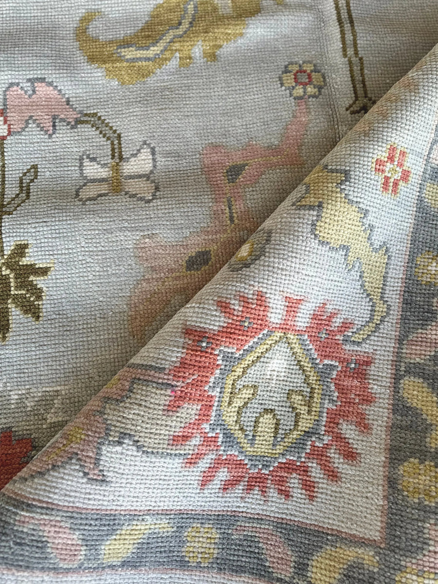 Hand Knotted Oushak Rug – Vintage Turkish Design, Soft Wool Luxury Area Carpet