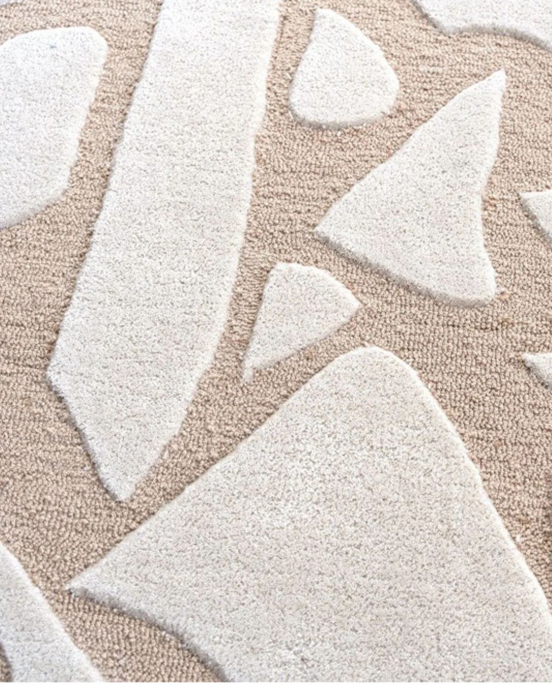 Beige & Ivory Abstract Wool Rug – Hand-Tufted Modern Carpet for Living Room & Bedroom Décor
