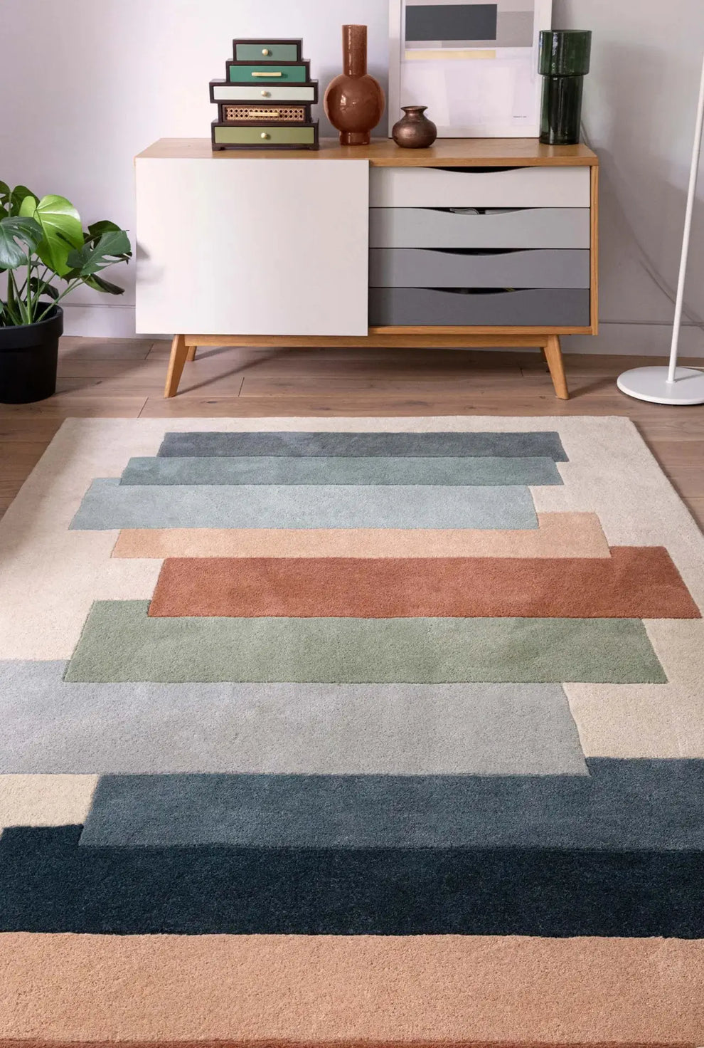 Hand Tufted Wool Area Rug – Modern Geometric Abstract Carpet for Living Room & Bedroom