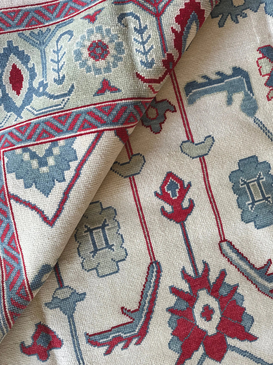 Luxury Hand-Knotted Oushak Rug – Vintage Turkish Design, Soft Wool, Artisan-Made Area Carpet