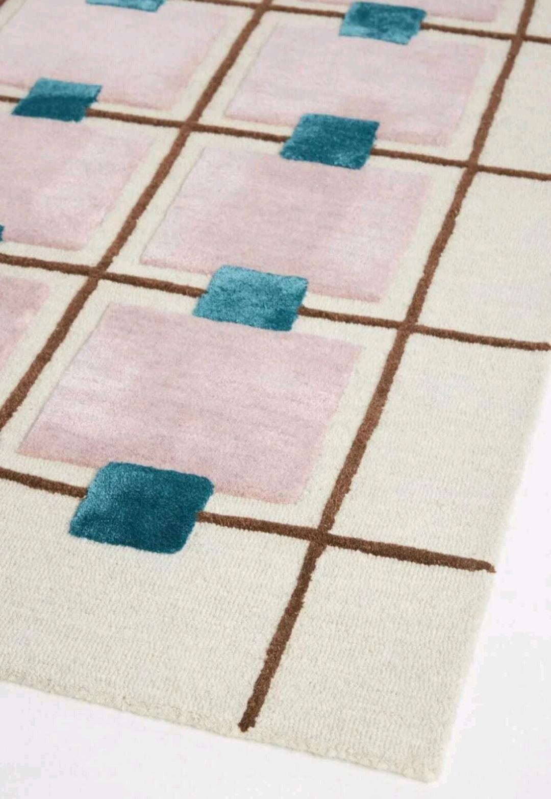 Luxury Hand Tufted Area Rug – Modern Design, Soft & Durable for Living Rooms