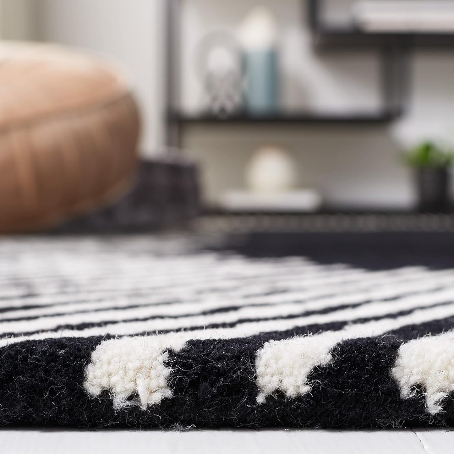 Modern Black and White Sunburst Area Rug | Contemporary Hand-Tufted Carpet for Living Room, Bedroom & Office Décor