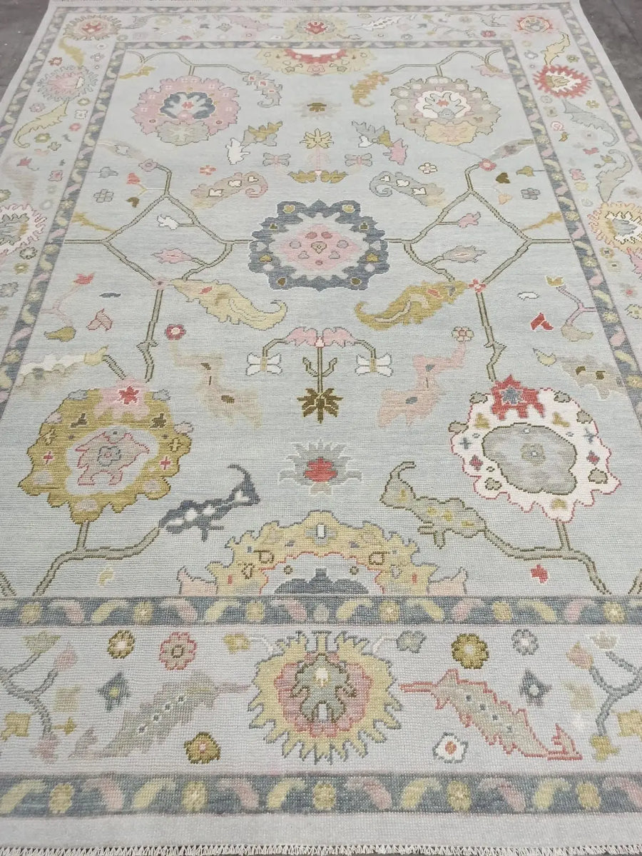 Hand Knotted Oushak Rug – Vintage Turkish Design, Soft Wool Luxury Area Carpet