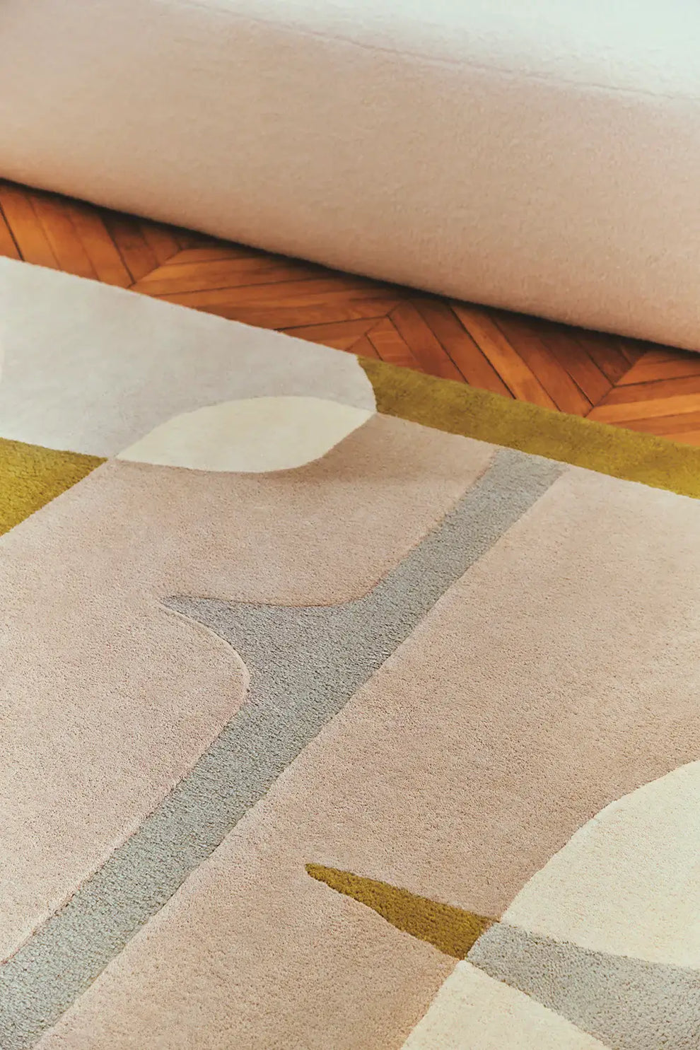 Abstract Neutral Hand Tufted Wool Rug – Modern Beige & Mustard Organic Shape Area Rug
