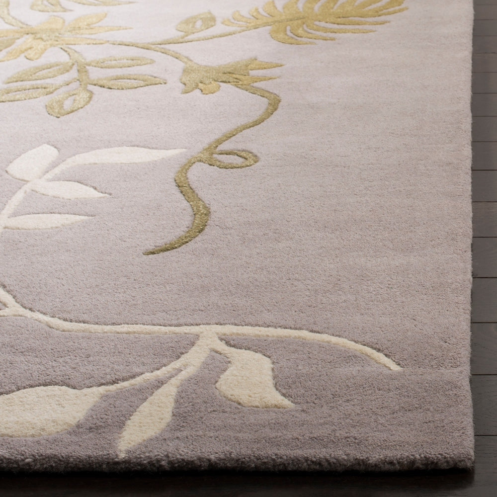 Light Grey Floral Area Rug – Elegant Botanical Leaf Pattern in Beige & White – Soft Hand-Tufted Carpet for Living Room, Bedroom & Modern Home Décor