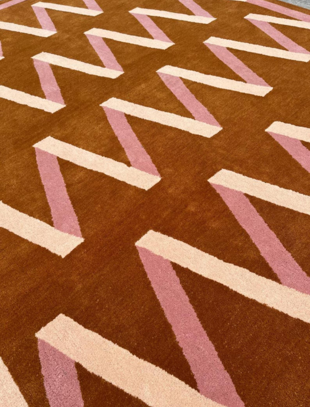 Modern Geometric Hand-Tufted Wool Rug | Brown Pink Zigzag Carpet | Abstract Area Rug for Living Room & Bedroom Decor