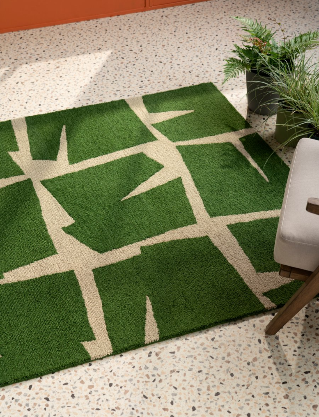 Green & Beige Abstract Geometric Area Rug – Modern Handcrafted Carpet for Living Room, Bedroom & Office Décor