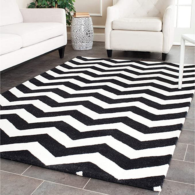 Modern Black & White Chevron Area Rug – Bold Geometric Hand-Tufted Carpet for Living Room & Bedroom Decor