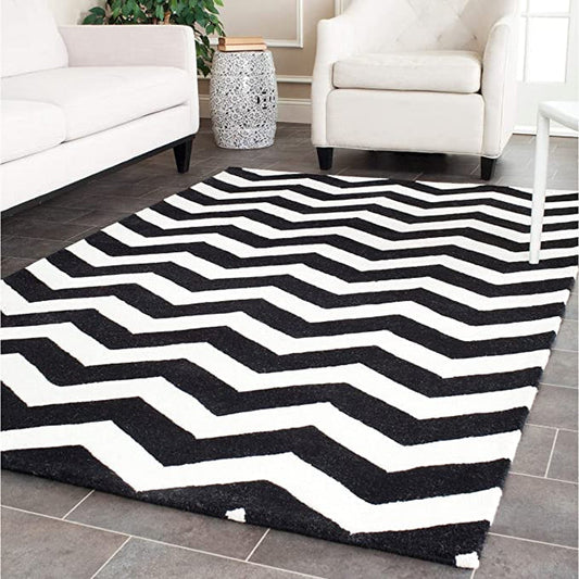 Modern Black & White Chevron Area Rug – Bold Geometric Hand-Tufted Carpet for Living Room & Bedroom Decor