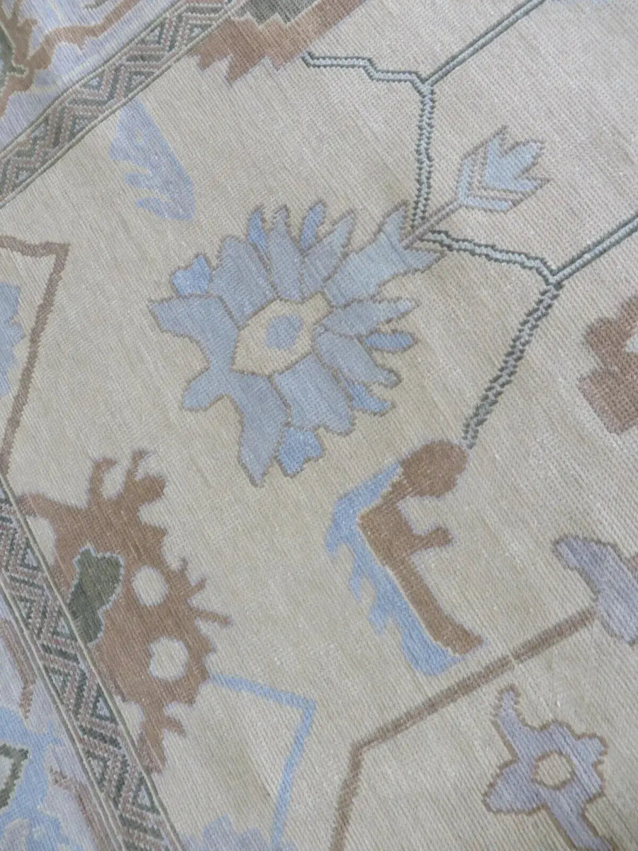 Hand Knotted Oushak Rug – Vintage Turkish Wool Area Rug in Soft Ivory & Pastel Tones
