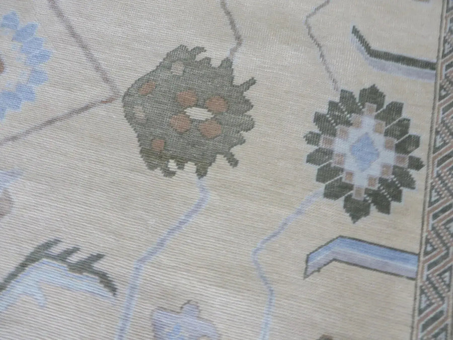 Hand Knotted Oushak Rug – Vintage Turkish Wool Area Rug in Soft Ivory & Pastel Tones