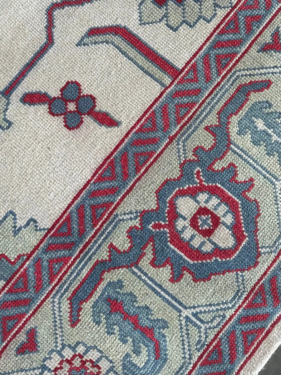 Luxury Hand-Knotted Oushak Rug – Vintage Turkish Design, Soft Wool, Artisan-Made Area Carpet