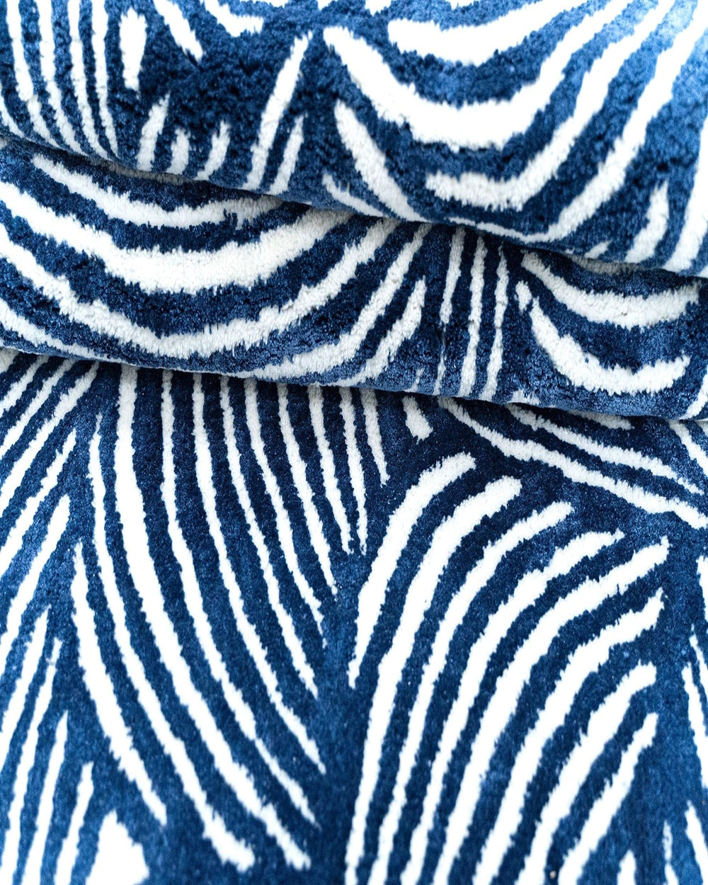 Hand Tufted Round Blue Rug, Modern Geometric Wool Area Rug, Scandinavian Minimalist Carpet, Contemporary Living Room Rug, Handmade Floor Decor