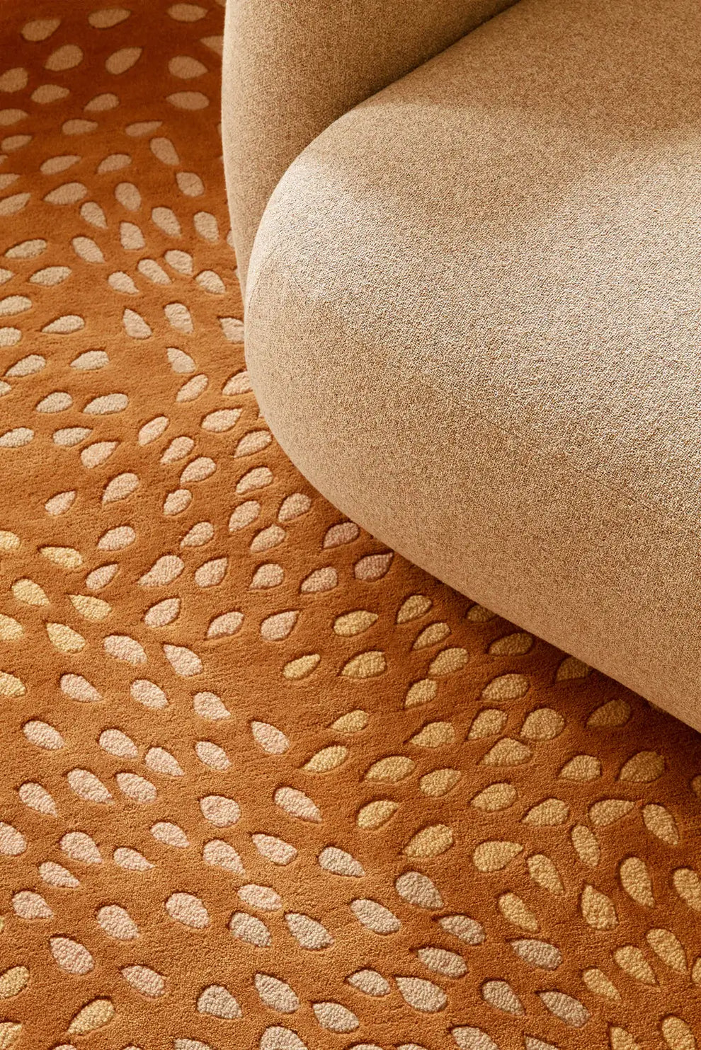 Golden Dune Abstract Hand Tufted Rug – Modern Organic Wool Area Rug, Beige Speckled Carpet, Contemporary Scandinavian Home Decor Rug