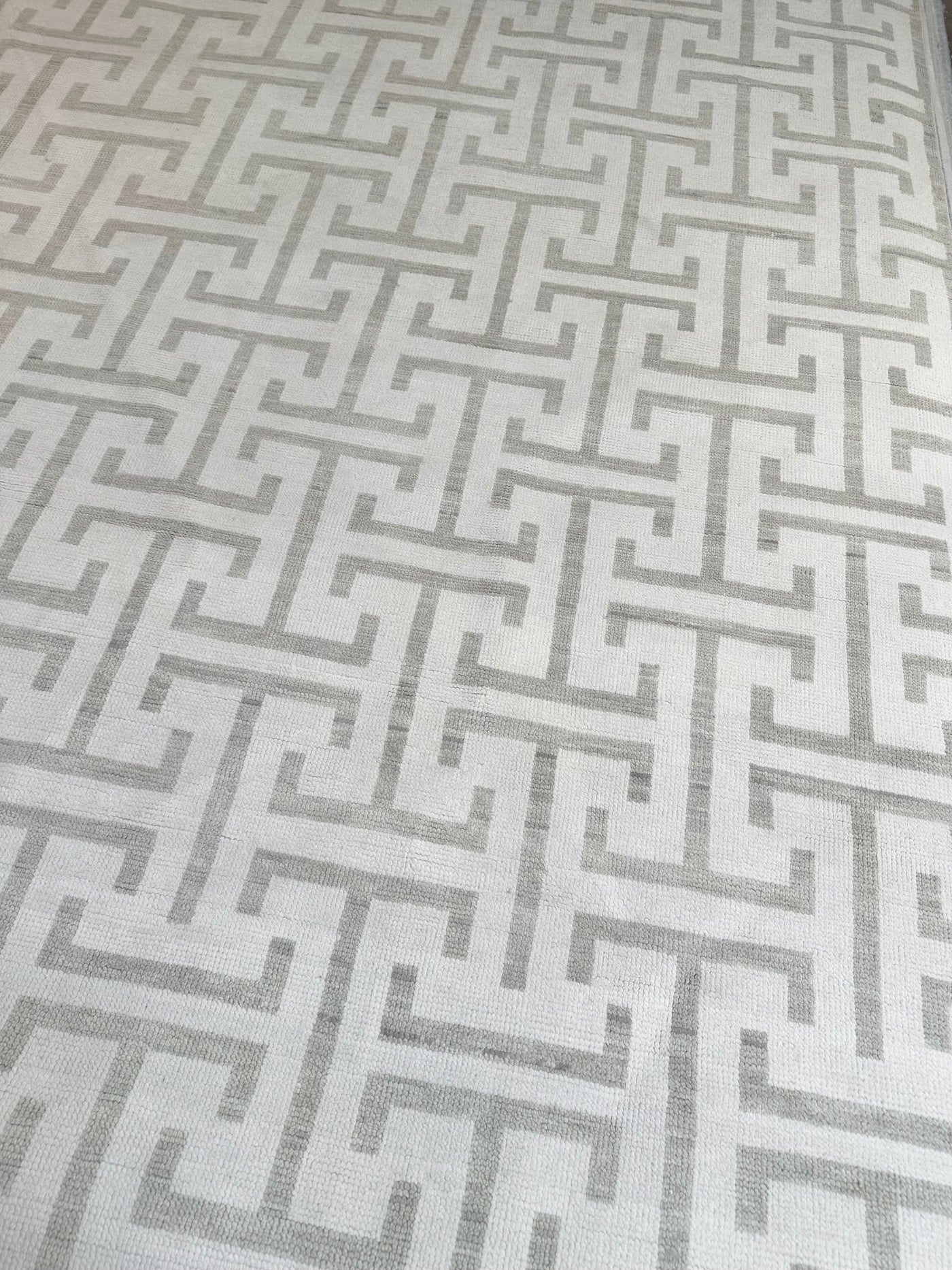 Hand-Knotted Oushak Rug | Premium Turkish Wool Area Rug – Timeless Vintage Design