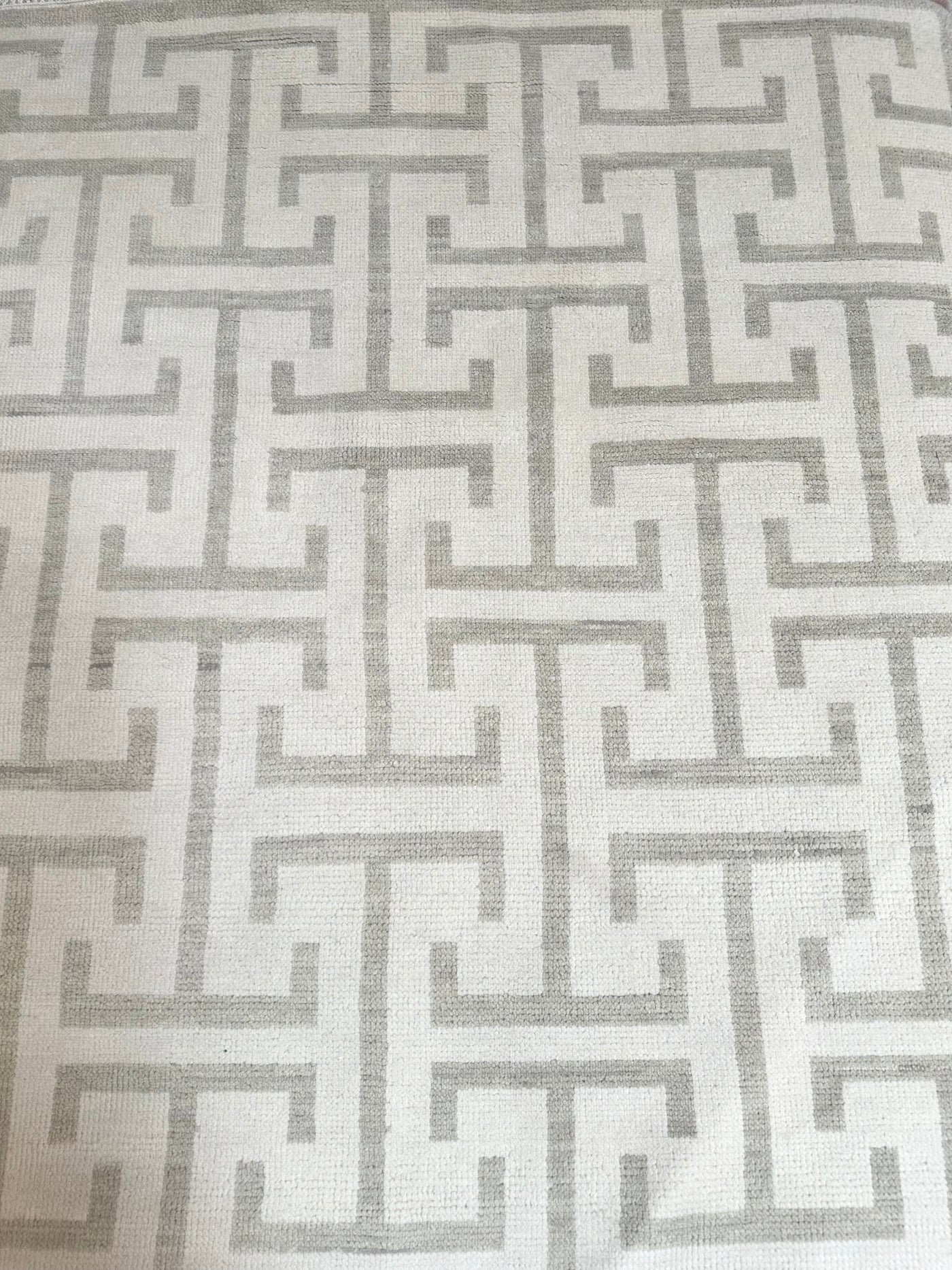 Hand-Knotted Oushak Rug | Premium Turkish Wool Area Rug – Timeless Vintage Design